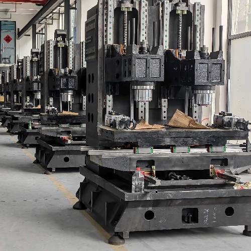 三轴 CNC 结构件批量加工现场 - 对应段落 A：批次稳定性控制
